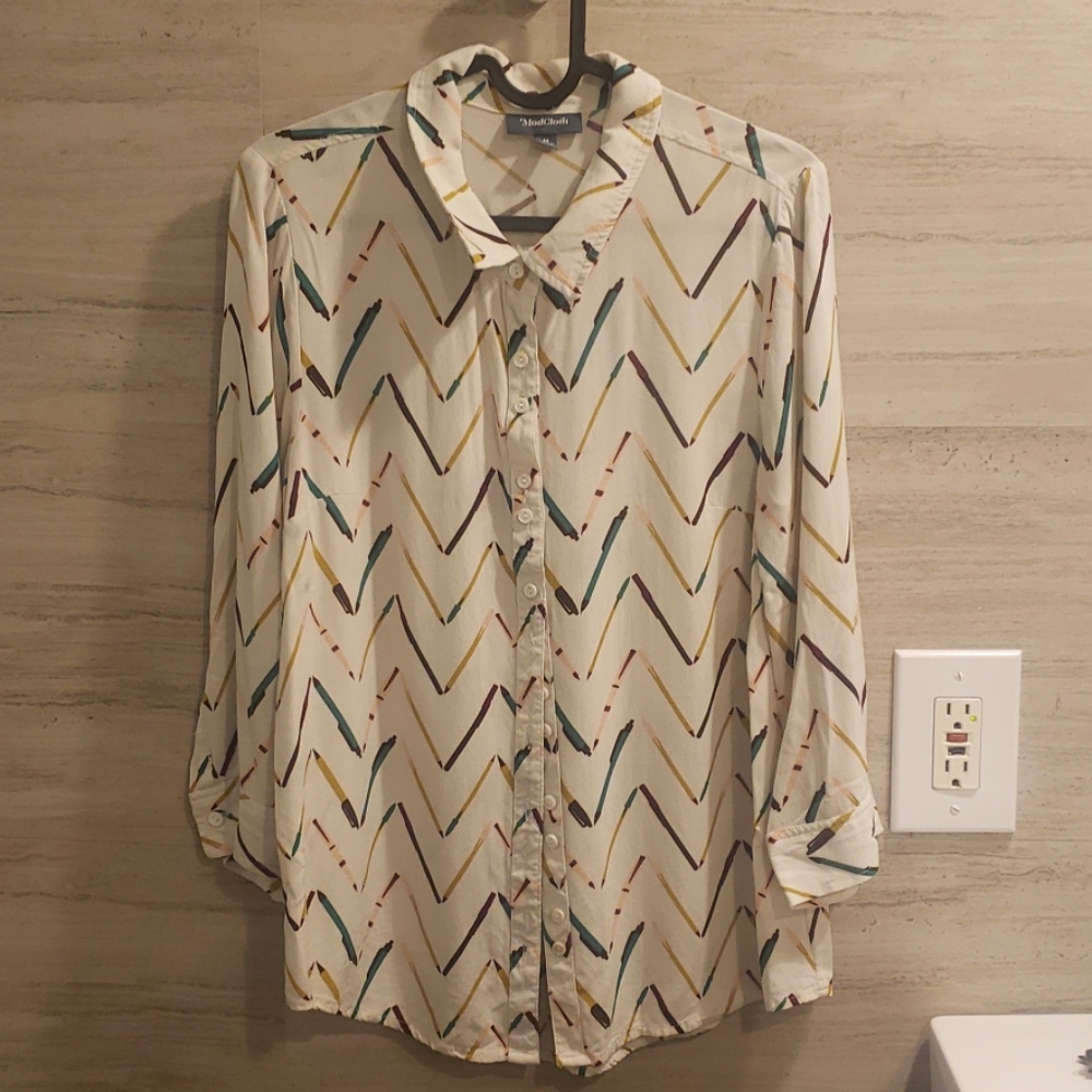 ✏️ModCloth Ink Pen chevron button down